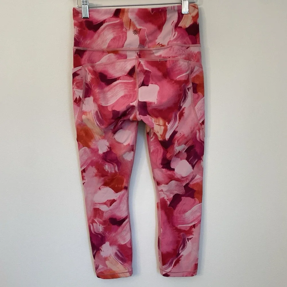 Athleta Ultimate Stash II Capri‎ Leggings S Pink Floral Abstract Pocket Crop 19